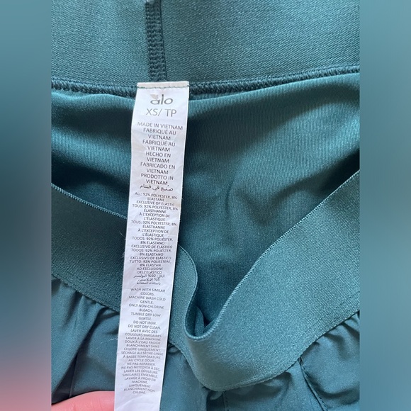 ALO Yoga Women's Green Varsity Pleated Tennis Skirt Skort, XS - Picture 3 of 6